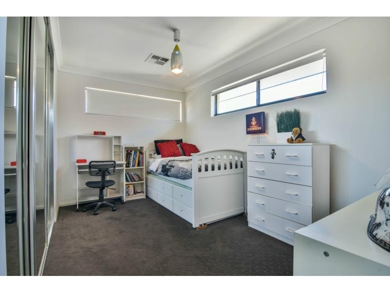 43 Woodhall Street, Stirling WA 6021