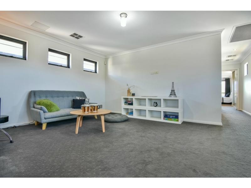 43 Woodhall Street, Stirling WA 6021