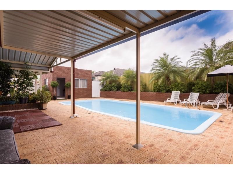 30 Giralt Road, Marangaroo WA 6064