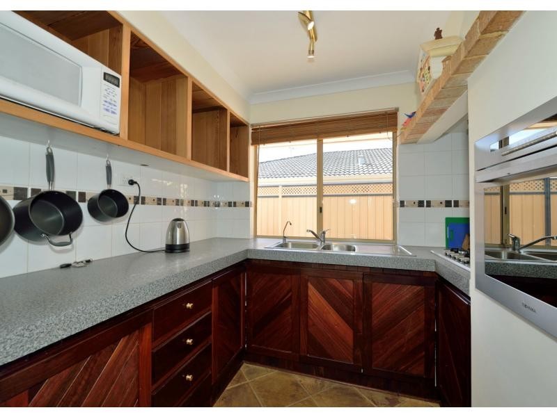 17 Manta Court, Warnbro WA 6169