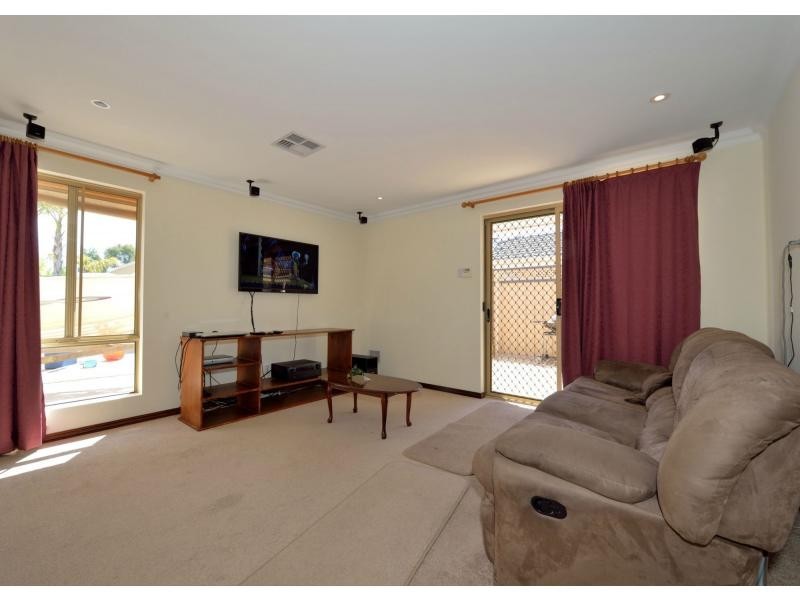 17 Manta Court, Warnbro WA 6169