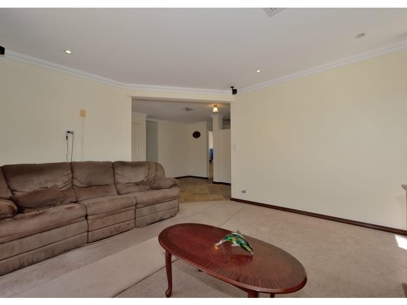 17 Manta Court, Warnbro WA 6169