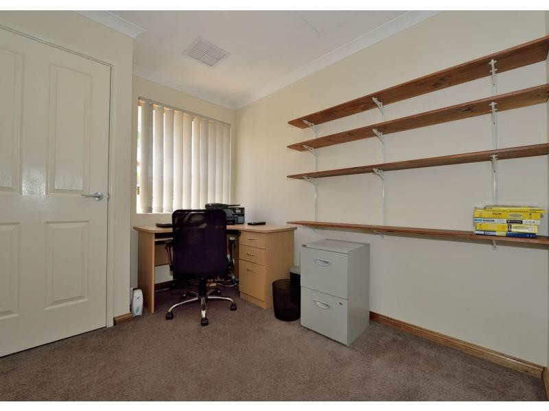 17 Manta Court, Warnbro WA 6169