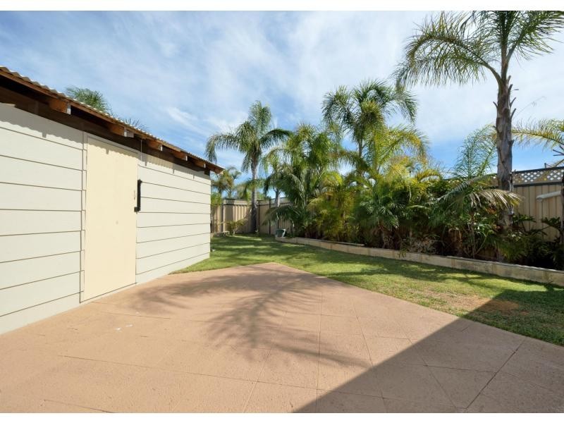 17 Manta Court, Warnbro WA 6169