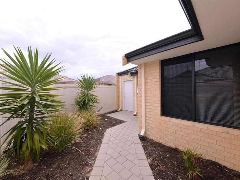 6 Garrett Way, Clarkson WA 6030