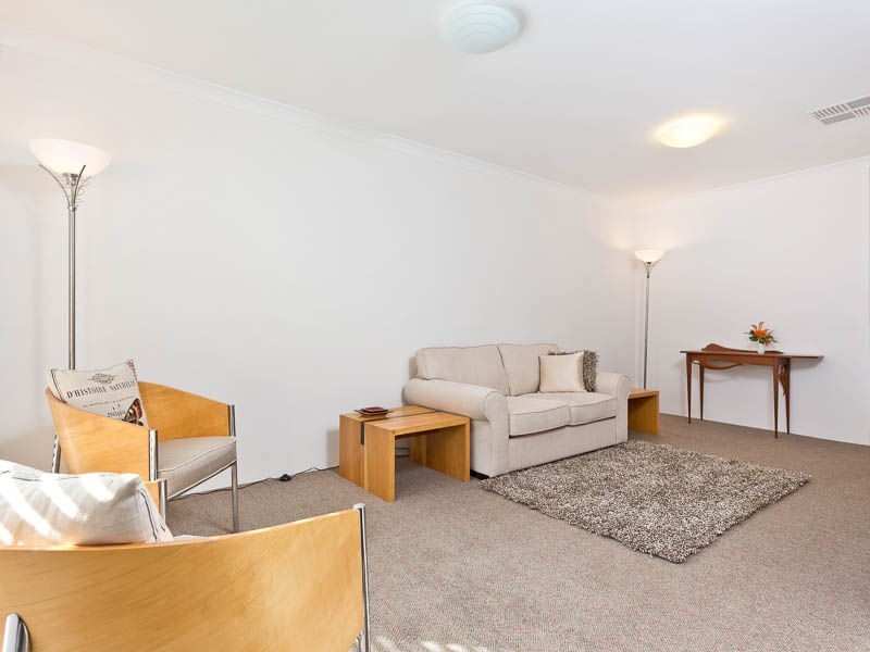 1/7 Barfield Road, Hammond Park WA 6164