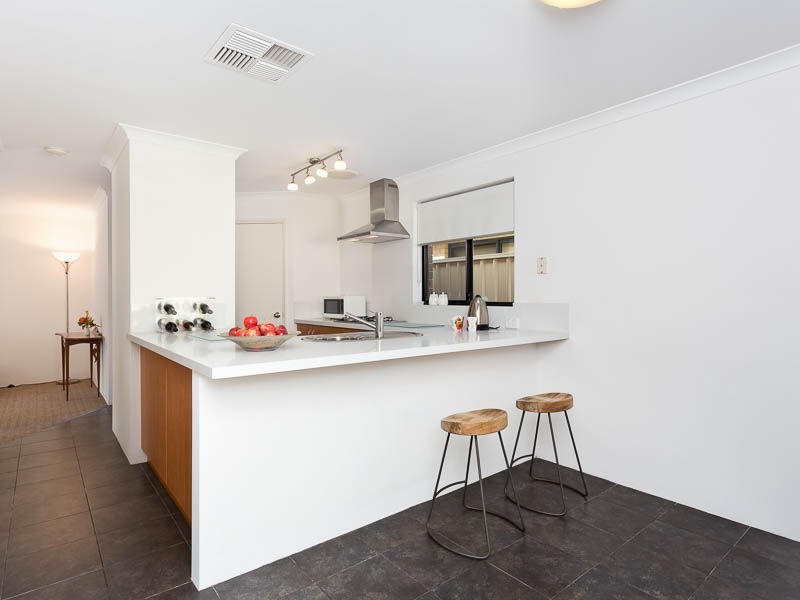 1/7 Barfield Road, Hammond Park WA 6164