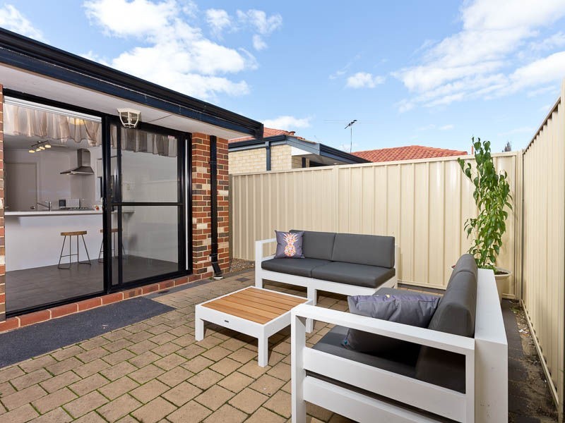 1/7 Barfield Road, Hammond Park WA 6164