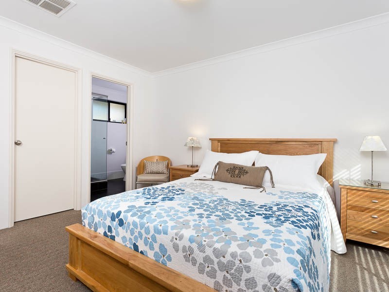 1/7 Barfield Road, Hammond Park WA 6164