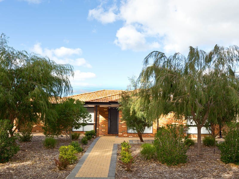 1/7 Barfield Road, Hammond Park WA 6164