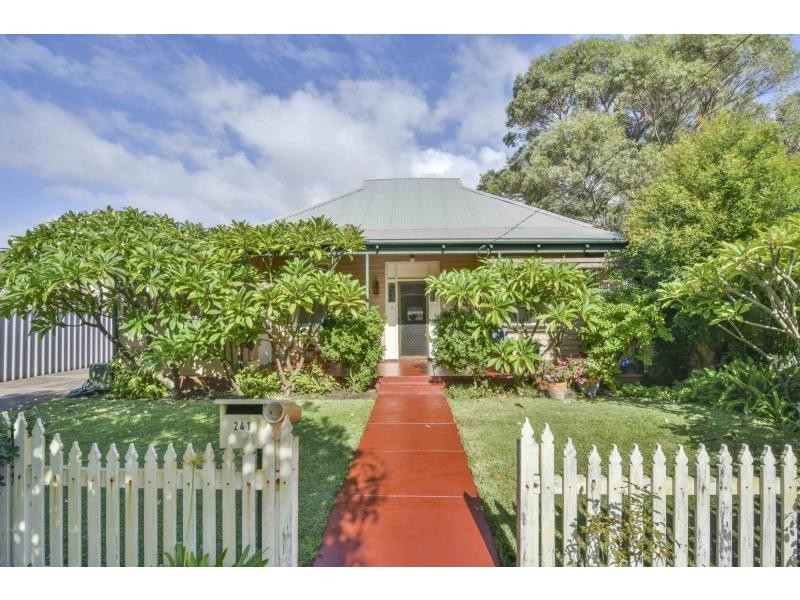 241 Ninth Avenue, Inglewood WA 6052