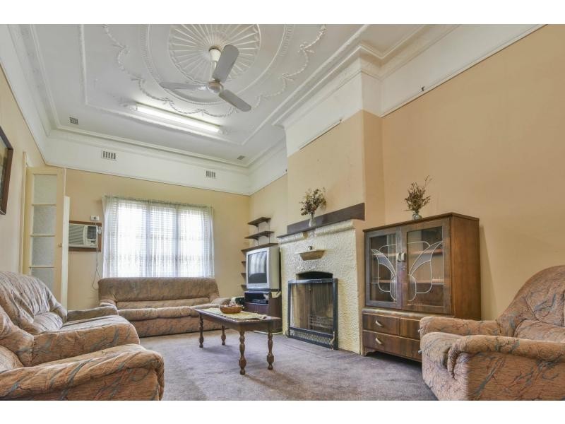 241 Ninth Avenue, Inglewood WA 6052