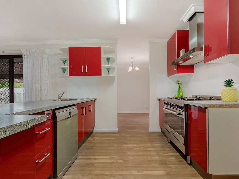 11 Biscayne Street, Safety Bay WA 6169