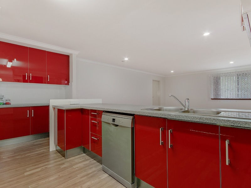 11 Biscayne Street, Safety Bay WA 6169