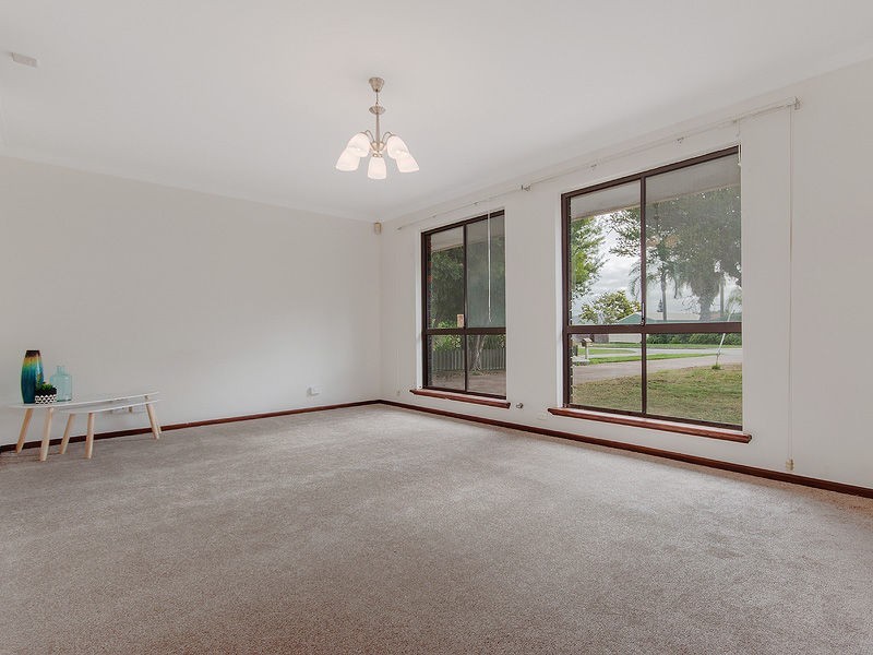 11 Biscayne Street, Safety Bay WA 6169