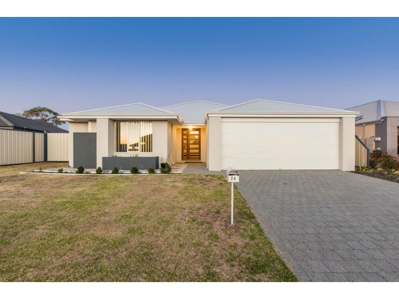 24 Medinah Street, Meadow Springs WA 6210