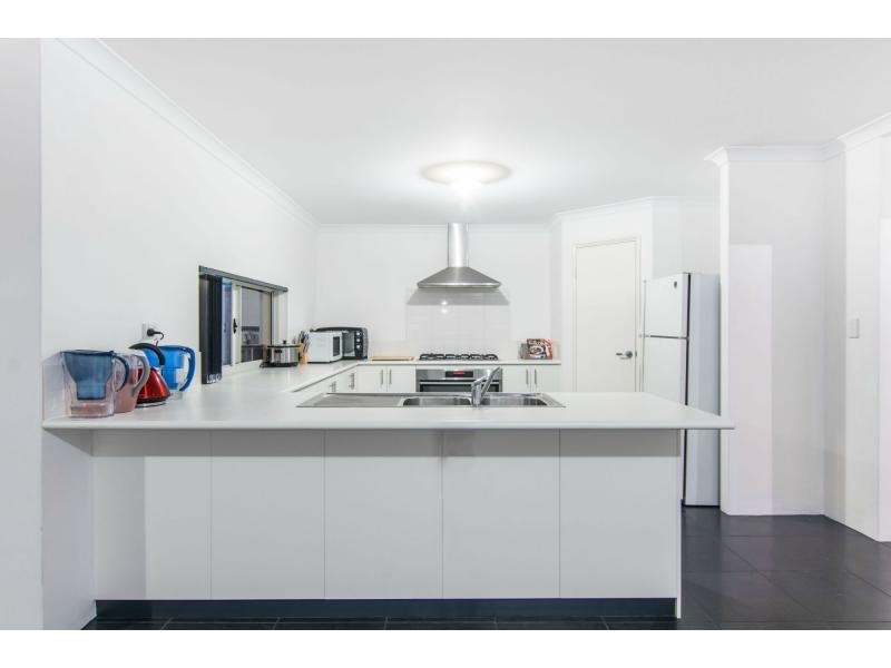 24 Medinah Street, Meadow Springs WA 6210