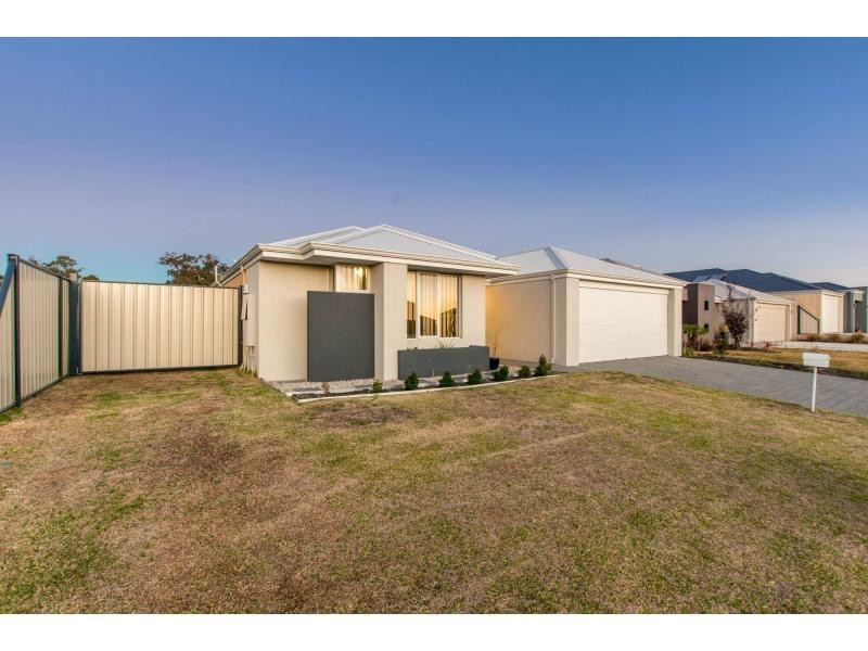 24 Medinah Street, Meadow Springs WA 6210