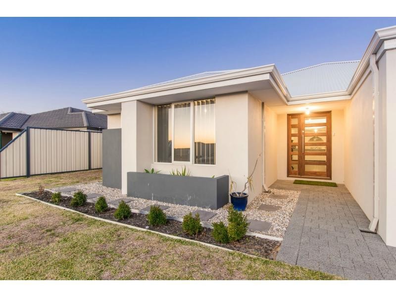 24 Medinah Street, Meadow Springs WA 6210