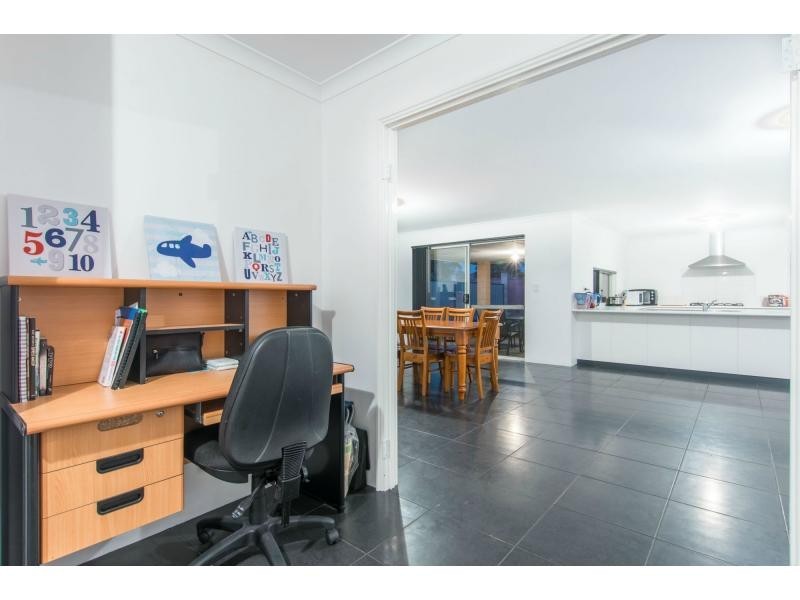 24 Medinah Street, Meadow Springs WA 6210