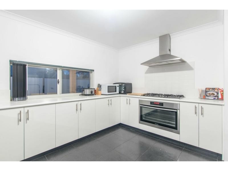 24 Medinah Street, Meadow Springs WA 6210