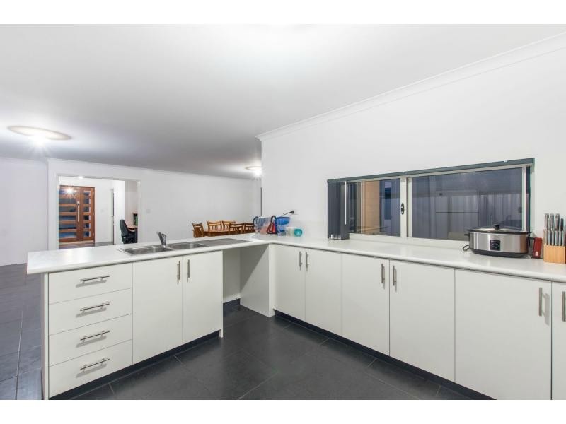 24 Medinah Street, Meadow Springs WA 6210