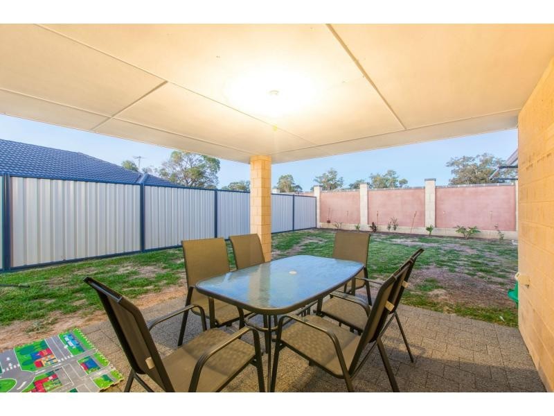 24 Medinah Street, Meadow Springs WA 6210