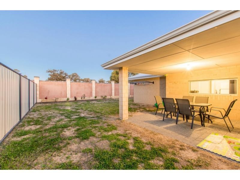 24 Medinah Street, Meadow Springs WA 6210