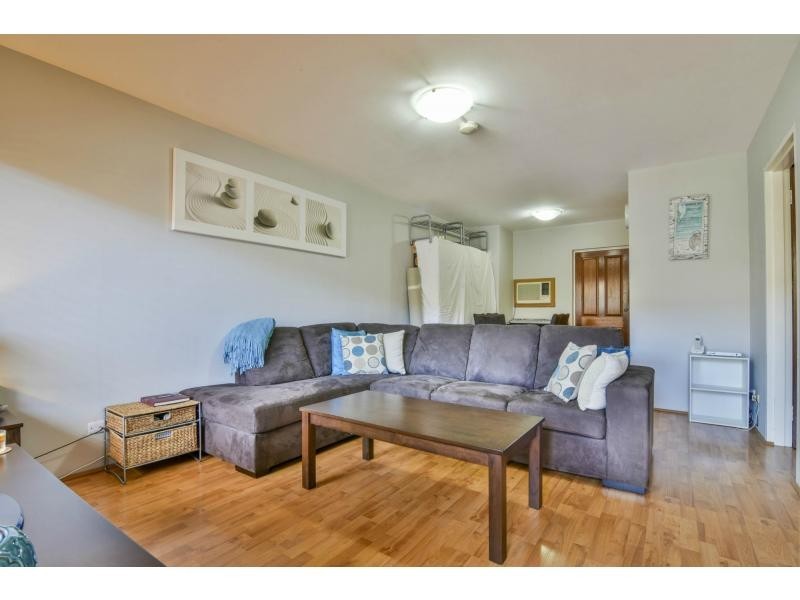 2/58 Pollard Street, Glendalough WA 6016