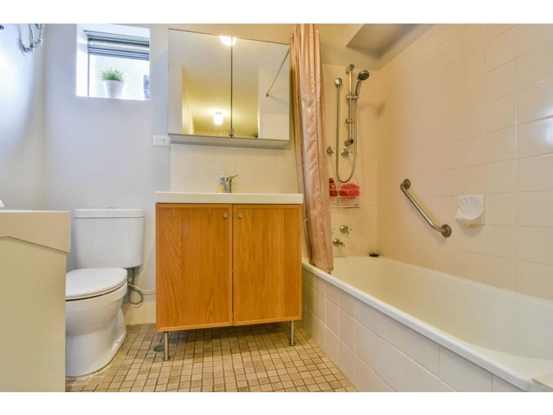 2/58 Pollard Street, Glendalough WA 6016