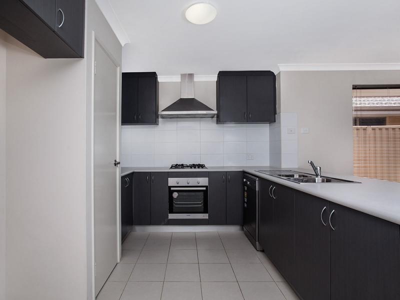 8 Dowak Lane, Byford WA 6122