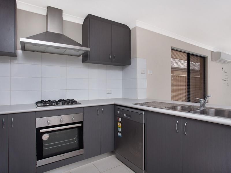 8 Dowak Lane, Byford WA 6122