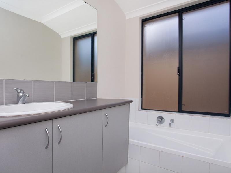 8 Dowak Lane, Byford WA 6122