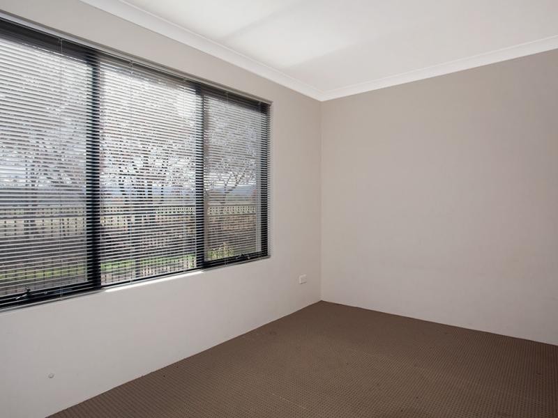 8 Dowak Lane, Byford WA 6122