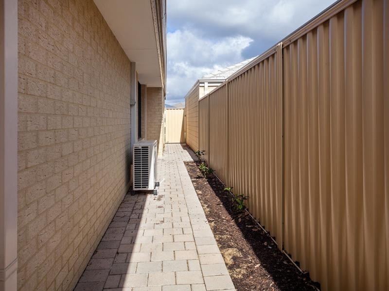 8 Dowak Lane, Byford WA 6122