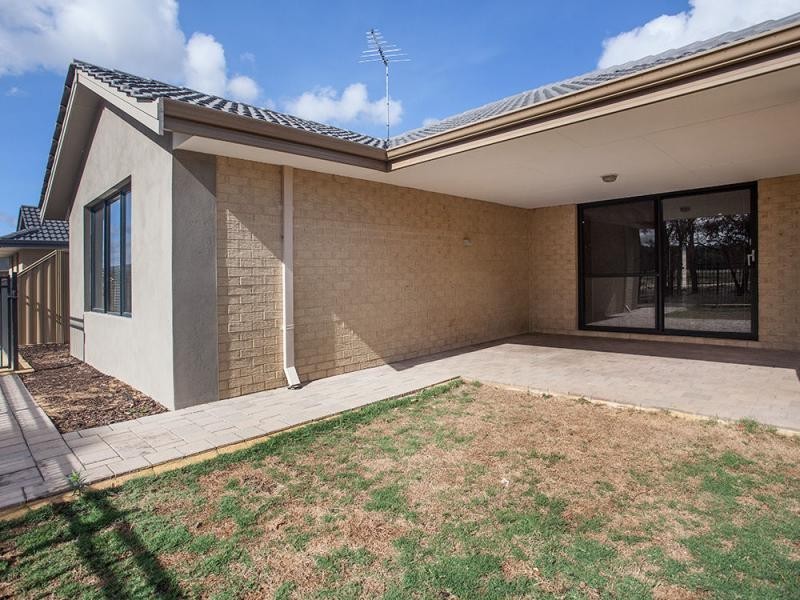 8 Dowak Lane, Byford WA 6122