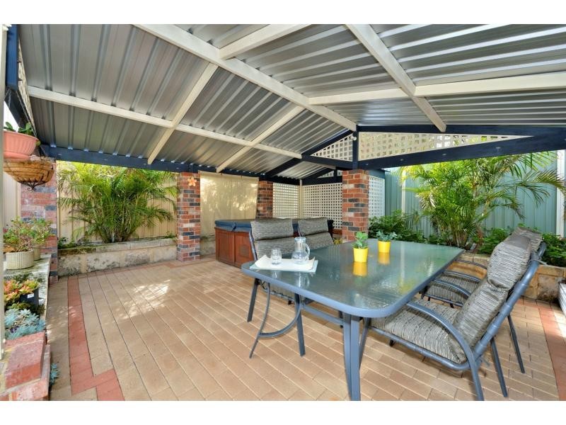 9 Coastal Retreat, Wannanup WA 6210