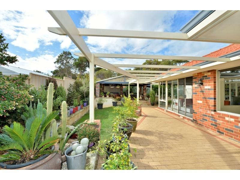 9 Coastal Retreat, Wannanup WA 6210