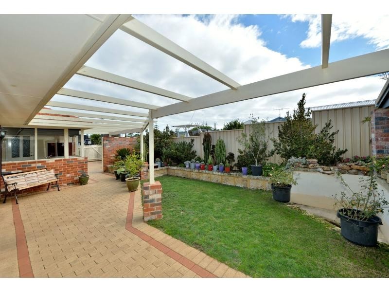 9 Coastal Retreat, Wannanup WA 6210