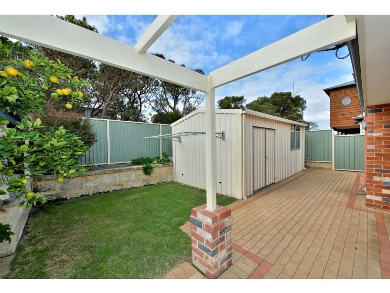 9 Coastal Retreat, Wannanup WA 6210