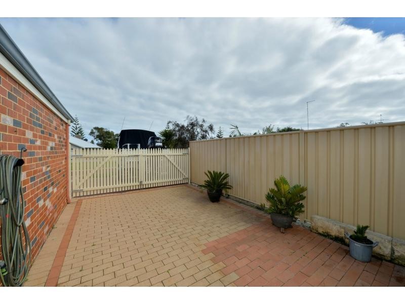 9 Coastal Retreat, Wannanup WA 6210