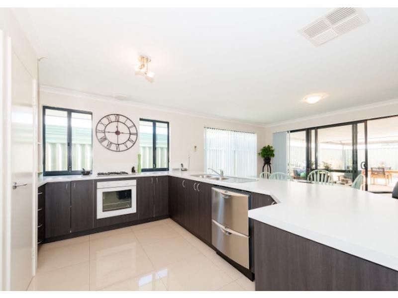 30 Tangier Parkway, Port Kennedy WA 6172