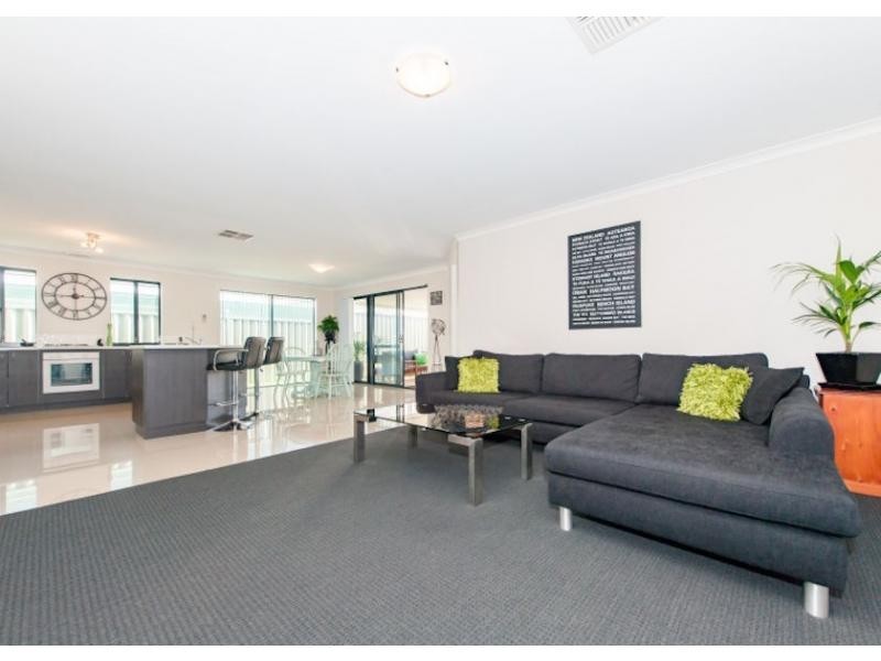 30 Tangier Parkway, Port Kennedy WA 6172