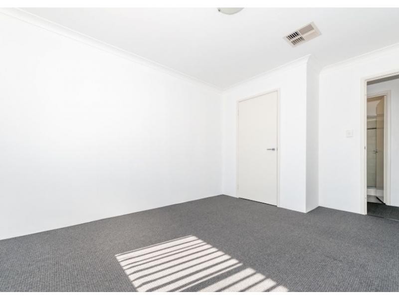 30 Tangier Parkway, Port Kennedy WA 6172