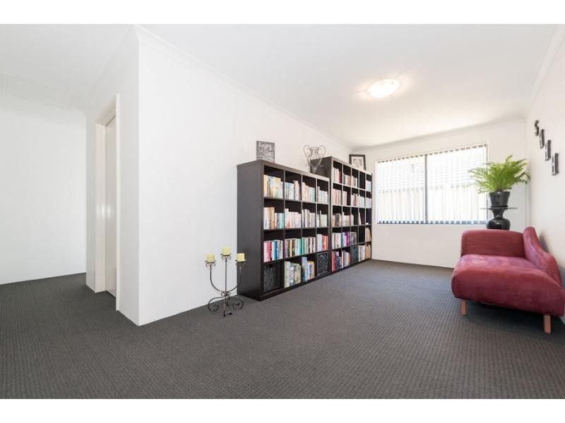 30 Tangier Parkway, Port Kennedy WA 6172