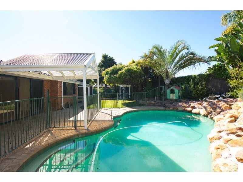 16 Aston Court, Carine WA 6020