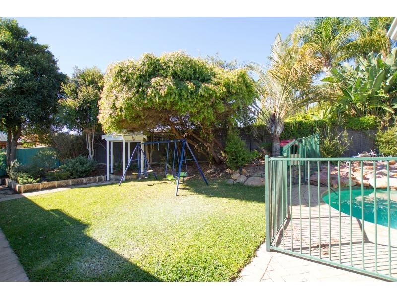 16 Aston Court, Carine WA 6020