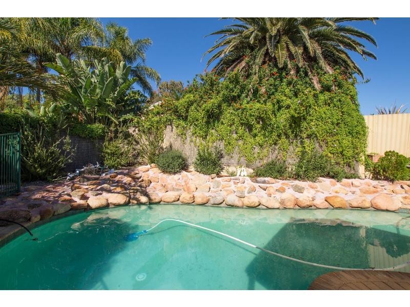 16 Aston Court, Carine WA 6020