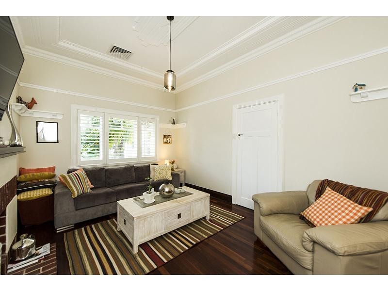 33 Fourth Avenue, Kensington WA 6151