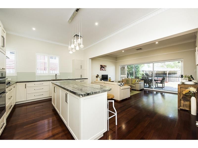 33 Fourth Avenue, Kensington WA 6151